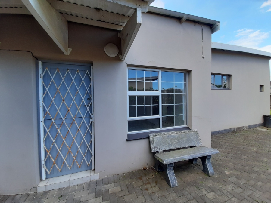 4 Bedroom Property for Sale in Abbotsford Eastern Cape